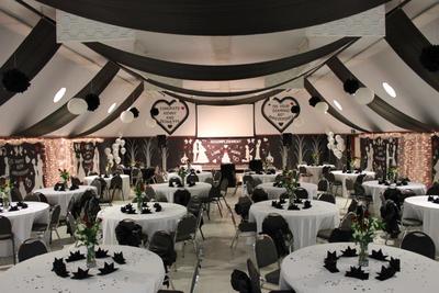Black & White Tables & Decorations for Celebration